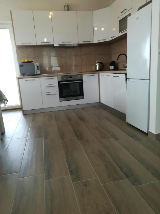 Apartment Villa Bijele Stijene คาร์โลบัก ภายนอก รูปภาพ