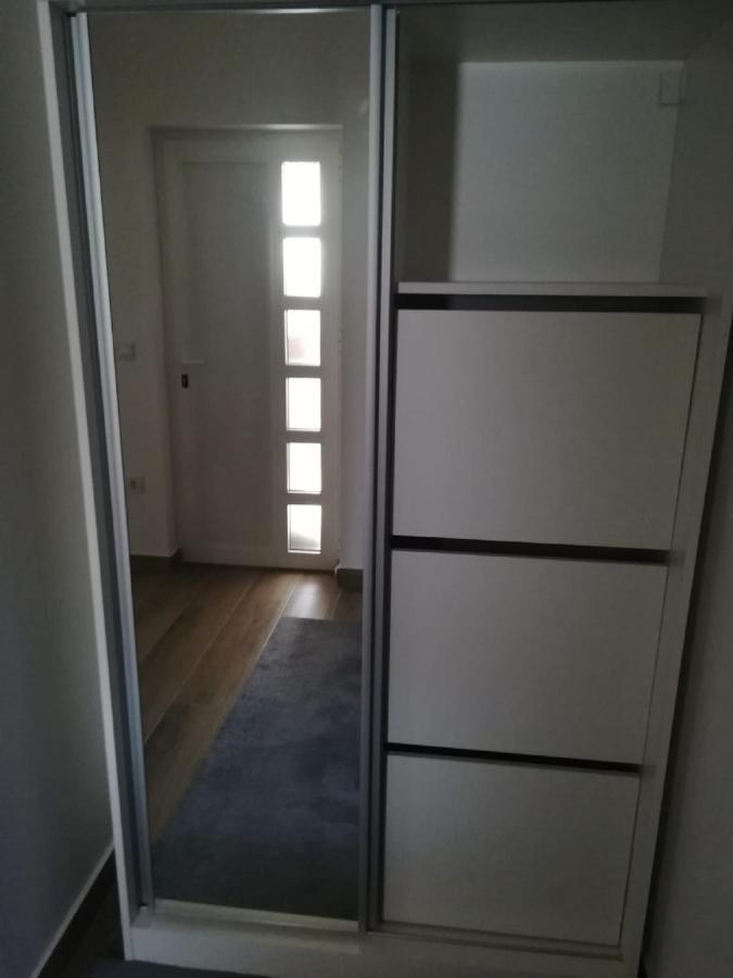 Apartment Villa Bijele Stijene คาร์โลบัก ภายนอก รูปภาพ
